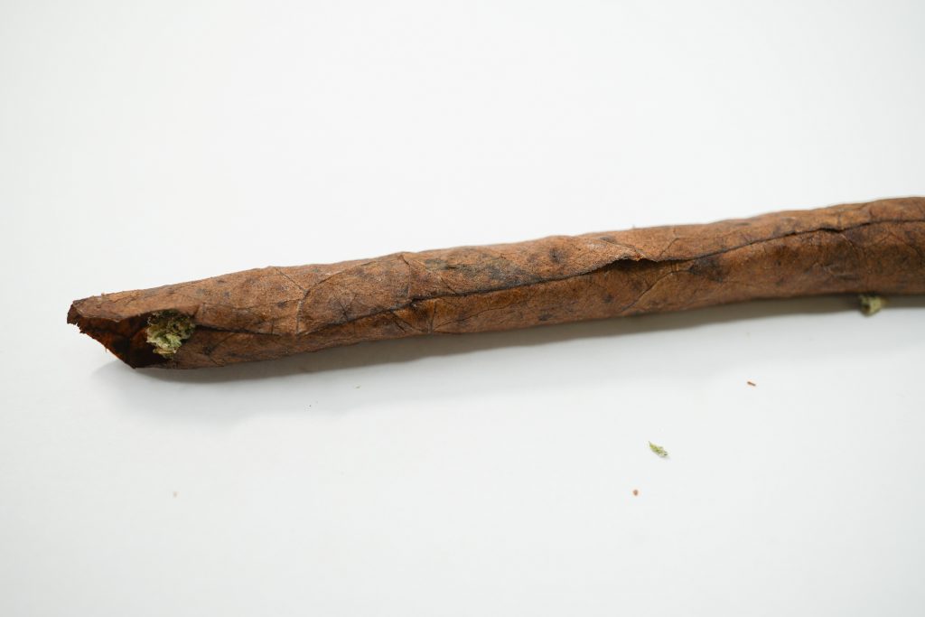 best way to roll a blunt